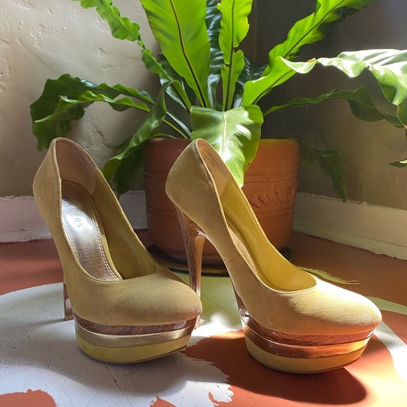 Bakers Shoes - DONATED! 💛 Stilettos Lime Green Suede | Woodgrain